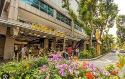 Lucky Plaza (D9), Retail #570044231